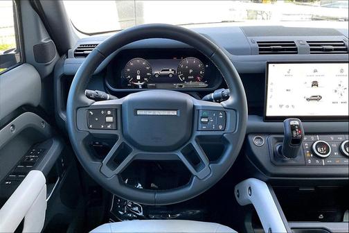 2025 Land Rover Defender 110 P300