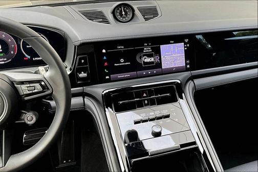 2025 Porsche Panamera 4