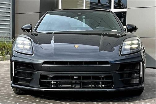 2025 Porsche Panamera 4