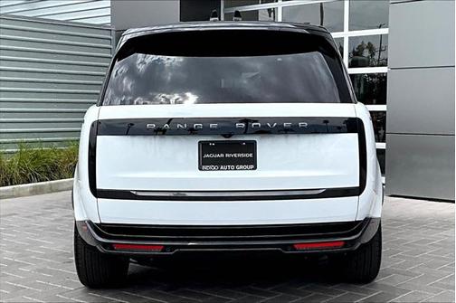 2025 Land Rover Range Rover P400 SE 7 Seat