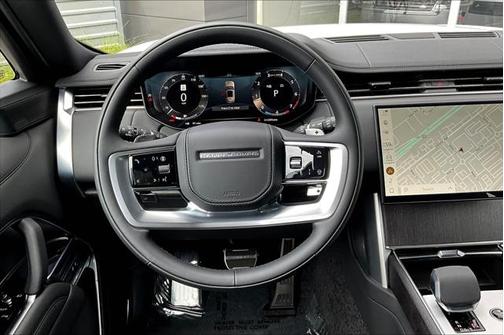 2025 Land Rover Range Rover P400 SE 7 Seat