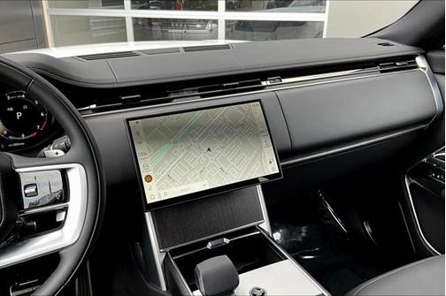 2025 Land Rover Range Rover P400 SE 7 Seat