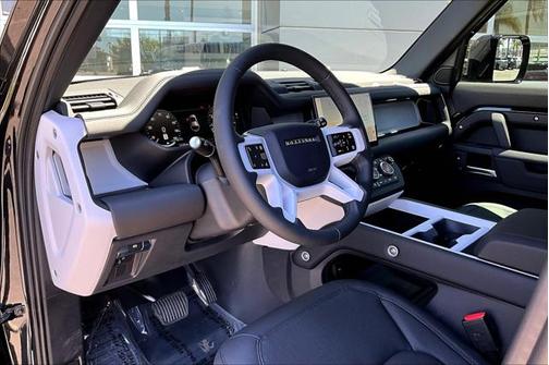 2025 Land Rover Defender 110 P400 X-Dynamic SE