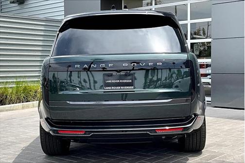 2025 Land Rover Range Rover P400 SE 7 Seat