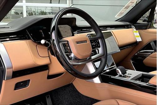 2025 Land Rover Range Rover P400 SE 7 Seat