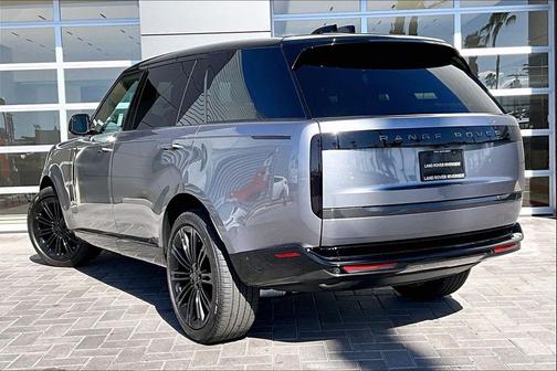 2026 Land Rover Range Rover P400 SE 7 Seat