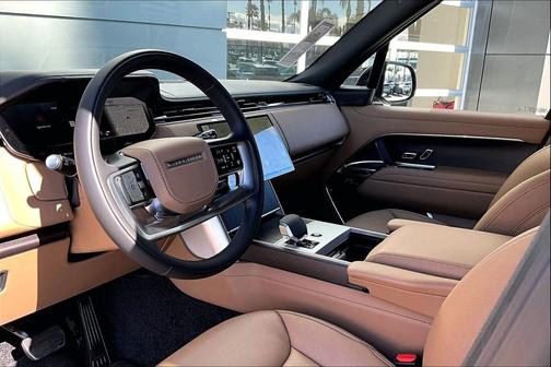 2026 Land Rover Range Rover P400 SE 7 Seat