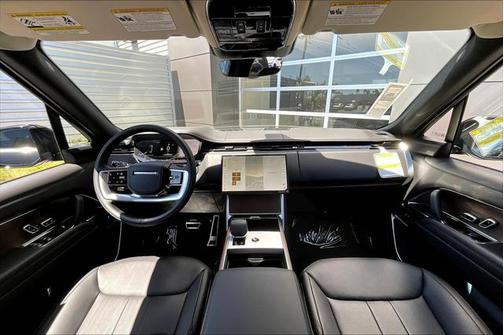 2025 Land Rover Range Rover P400 SE