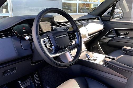 2026 Land Rover Range Rover P400 SE 7 Seat