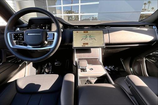 2026 Land Rover Range Rover P400 SE 7 Seat