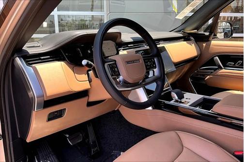 2025 Land Rover Range Rover P530 SE 7 Seat