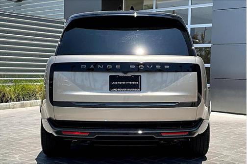 2025 Land Rover Range Rover P530 SE 7 Seat