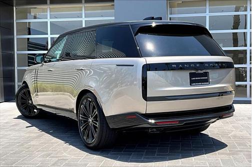 2025 Land Rover Range Rover P530 SE 7 Seat