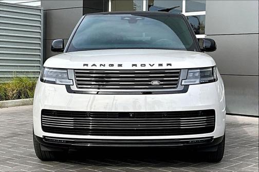 2024 Land Rover Range Rover P615 SV