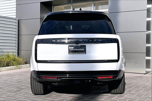 2025 Land Rover Range Rover P530 SE