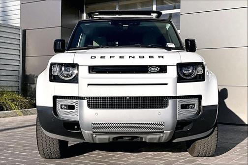 2023 Land Rover Defender 130 SE