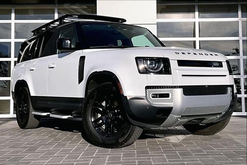 2023 Land Rover Defender 130 SE
