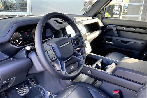 2026 Land Rover Defender P400 X-Dynamic SE