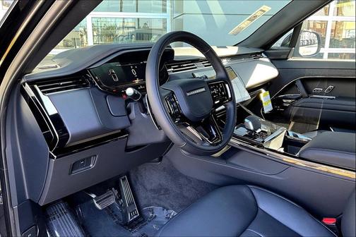 2025 Land Rover Range Rover Sport SE
