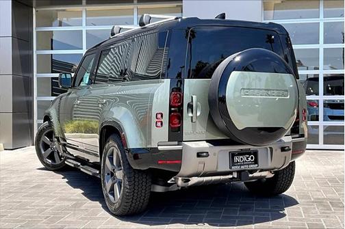 2025 Land Rover Defender 110 P400 X-Dynamic SE