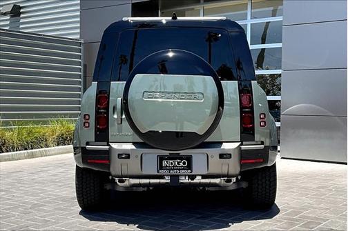 2025 Land Rover Defender 110 P400 X-Dynamic SE