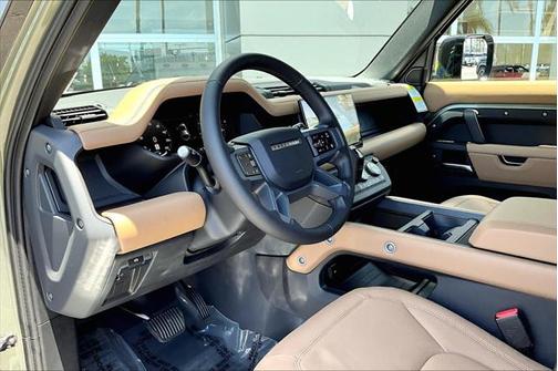 2025 Land Rover Defender 110 P400 X-Dynamic SE