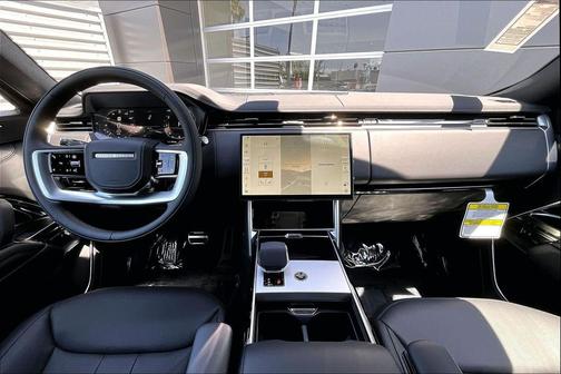 Santorini Black 2026 Land Rover Range Rover P400 SE 7 Seat