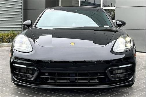 2022 Porsche Panamera Base