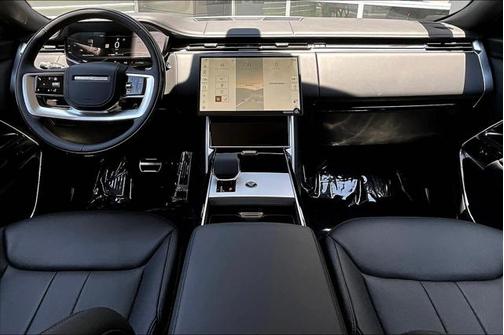 2025 Land Rover Range Rover P400 SE 7 Seat