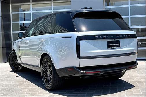 2025 Land Rover Range Rover P400 SE 7 Seat