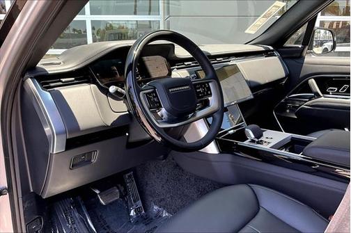 2025 Land Rover Range Rover P400 SE 7 Seat