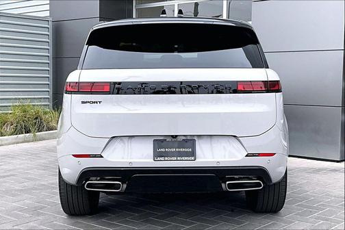 Borasco Gray Metallic 2026 Land Rover Range Rover Sport SE