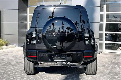 2026 Land Rover Defender P400 X-Dynamic SE