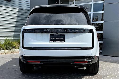 2025 Land Rover Range Rover P530 SE 7 Seat
