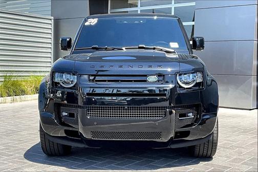 2025 Land Rover Defender 130 P400 X-Dynamic SE