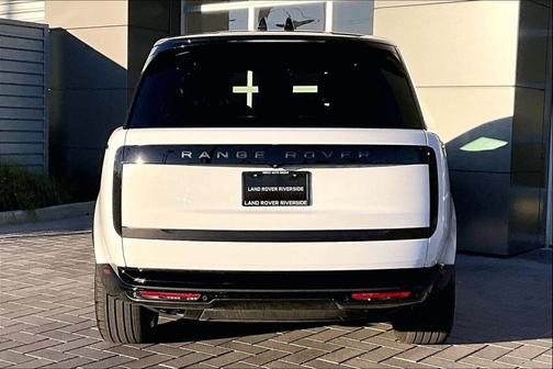 2025 Land Rover Range Rover P400 SE