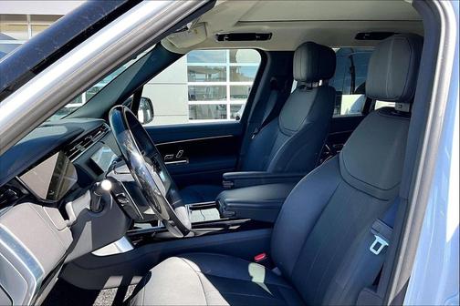 2025 Land Rover Range Rover P400 SE