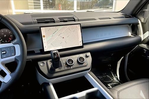 2025 Land Rover Defender 110 P300