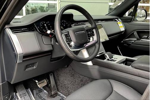 2025 Land Rover Range Rover P530 SE 7 Seat