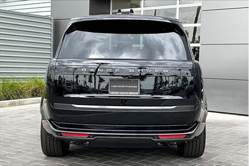 2025 Land Rover Range Rover P530 SE 7 Seat