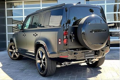 2025 Land Rover Defender 110 P400 X-Dynamic SE