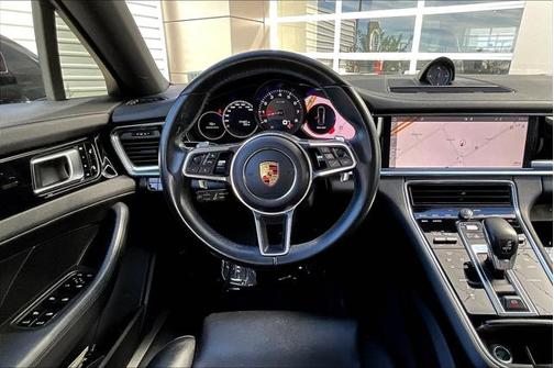 2017 Porsche Panamera 4