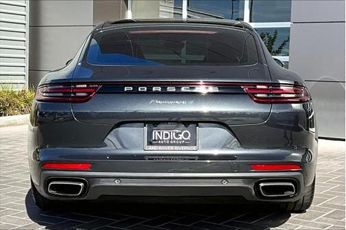 2017 Porsche Panamera 4