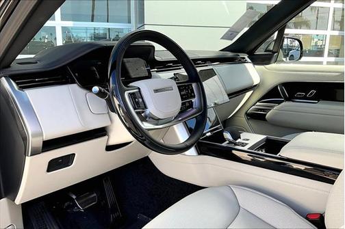 2025 Land Rover Range Rover P530 SE