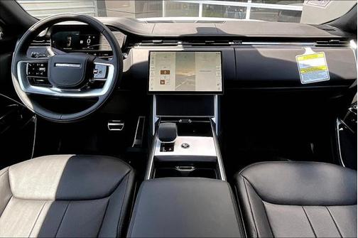 2025 Land Rover Range Rover P400 SE 7 Seat