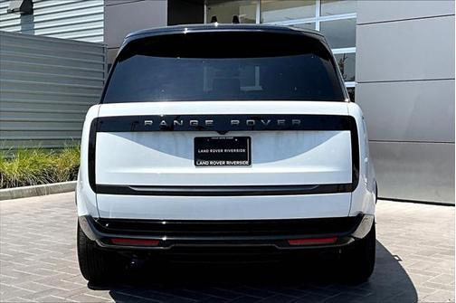 2025 Land Rover Range Rover P400 SE 7 Seat