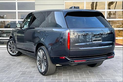 2026 Land Rover Range Rover P400 SE 7 Seat