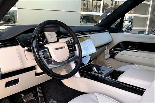 2026 Land Rover Range Rover P400 SE 7 Seat