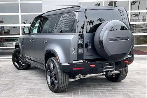 2026 Land Rover Defender P400 X
