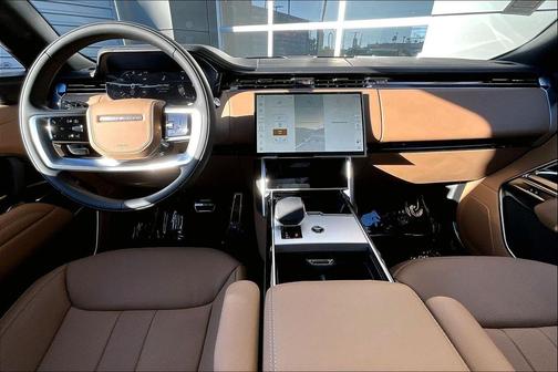 Santorini Black 2026 Land Rover Range Rover P400 SE 7 Seat